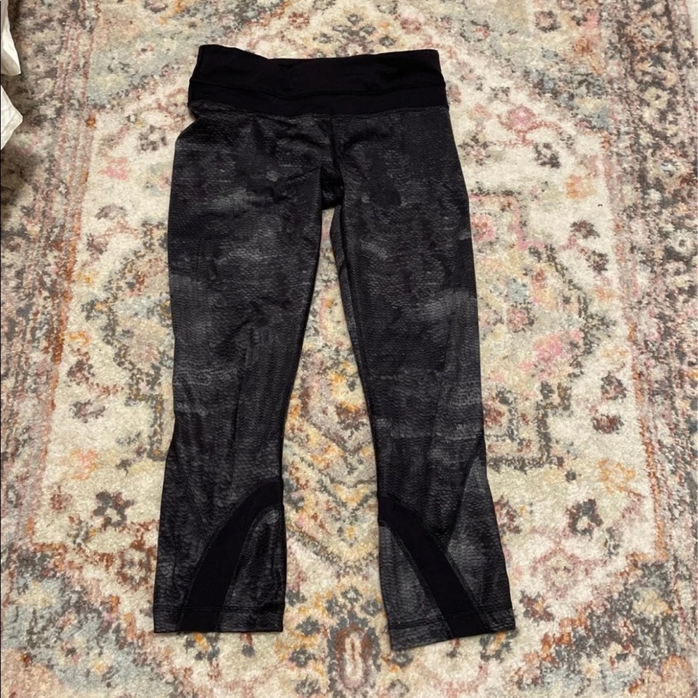 Lululemon leggings size 4